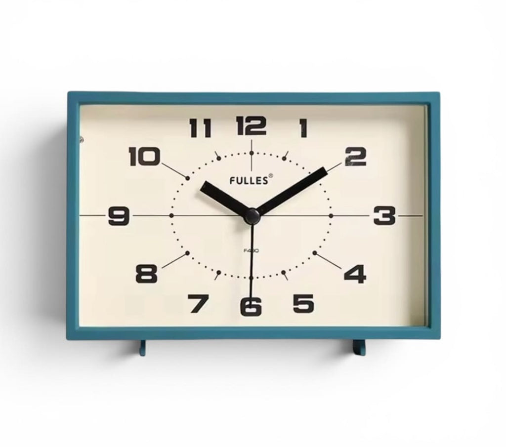 reveil horloge vintage bleu sur fond blanc - monreveil.com