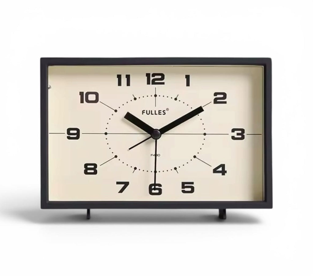 reveil horloge vintage noir sur fond blanc - monreveil.com