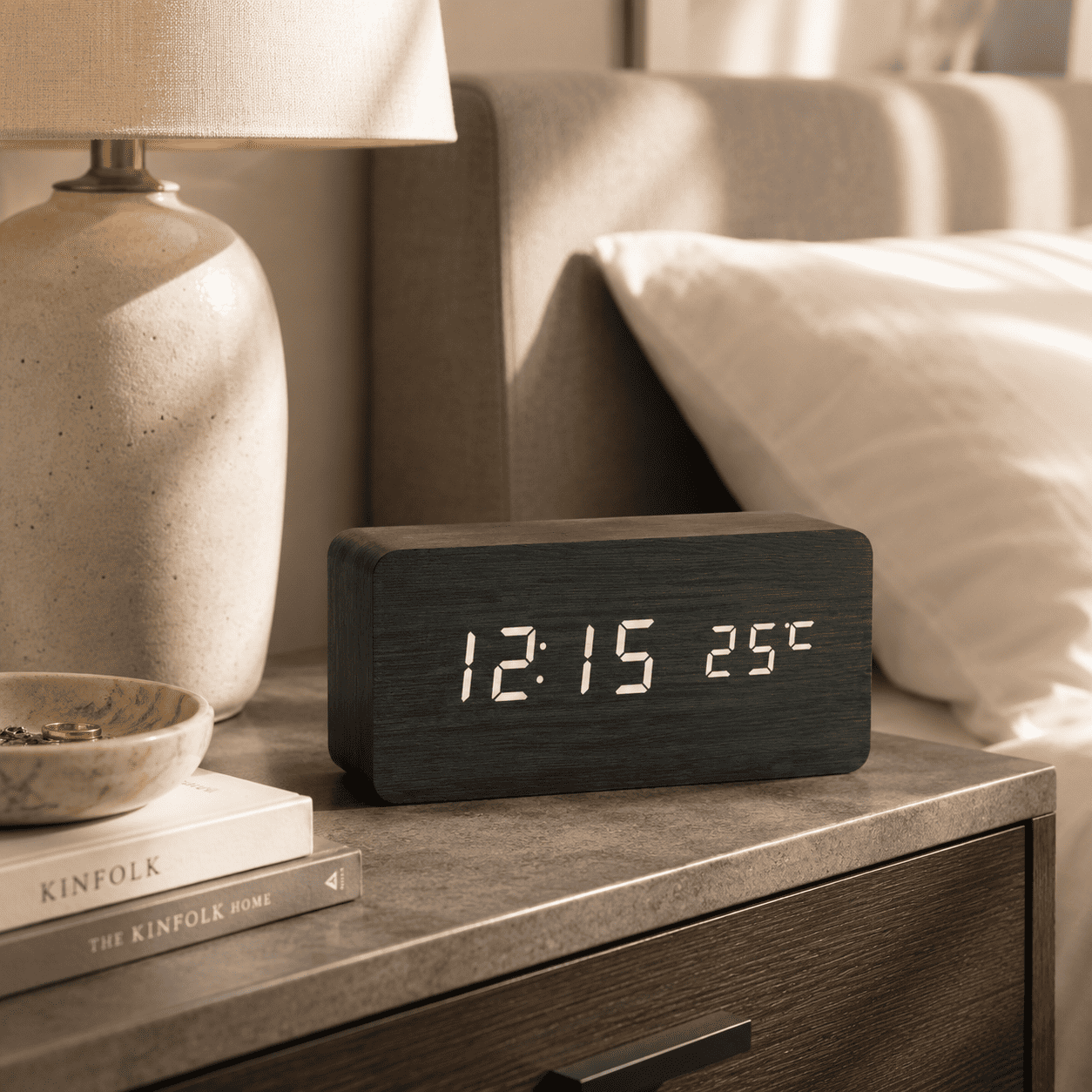 Réveil bois plat chambre design noir - monreveil.com