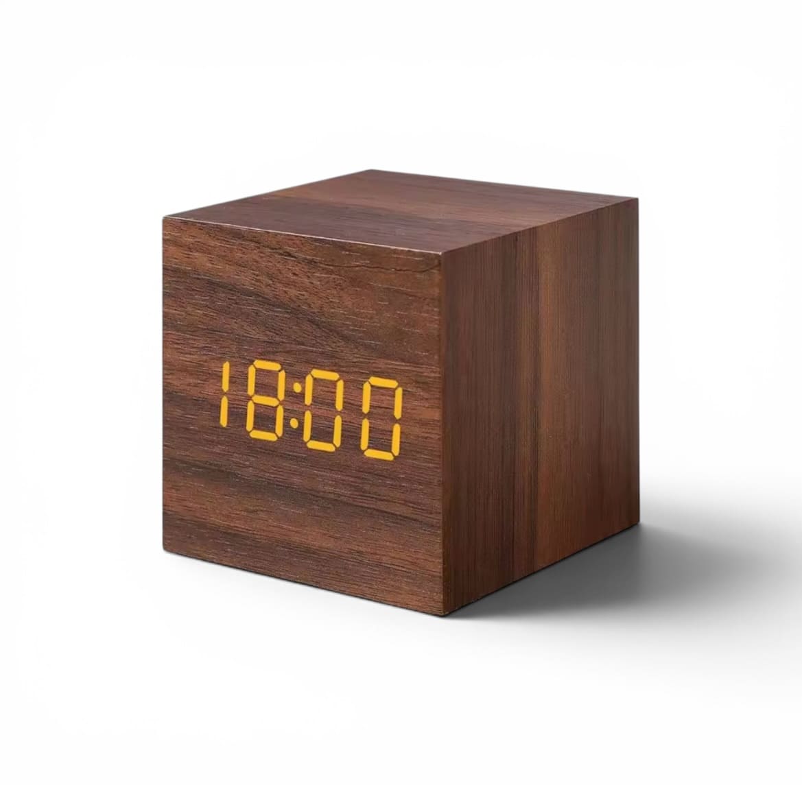 Reveil Bois Format carré bois marron fond blanc - monreveil.com