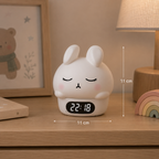 reveil veilleuse lapin blanc tailles sur table de nuit pour enfant - monreveil.com