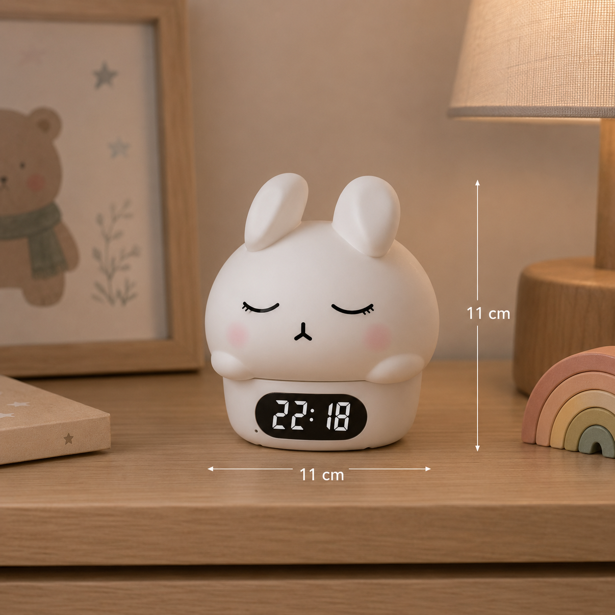 reveil veilleuse lapin blanc tailles sur table de nuit pour enfant - monreveil.com