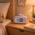réveil lapin rectangle sur table de nuit - monreveil.com